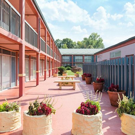 Americas Best Value Inn St. Joseph At I-29 Exterior photo