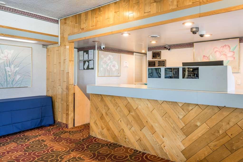 Americas Best Value Inn St. Joseph At I-29 Interior photo