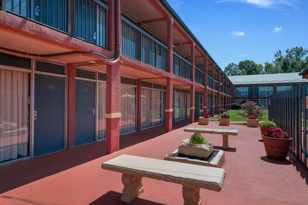 Americas Best Value Inn St. Joseph At I-29 Exterior photo