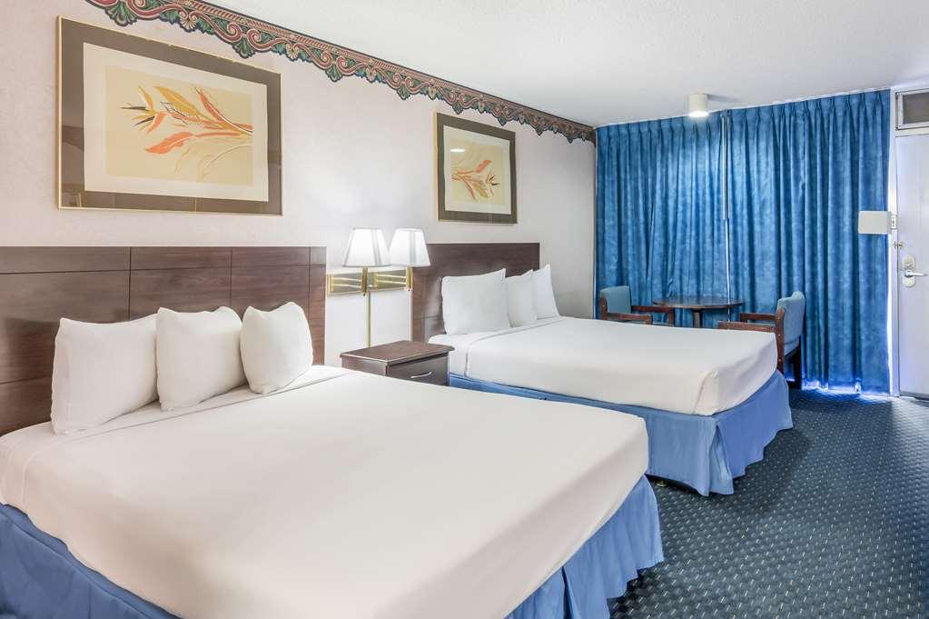 Americas Best Value Inn St. Joseph At I-29 Room photo