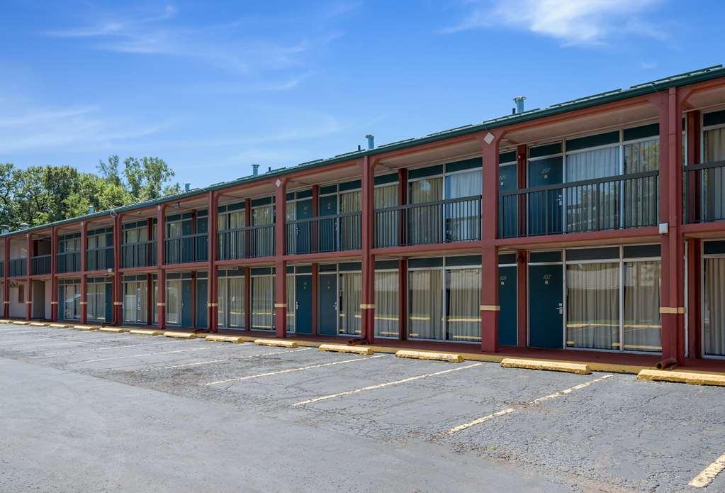 Americas Best Value Inn St. Joseph At I-29 Exterior photo