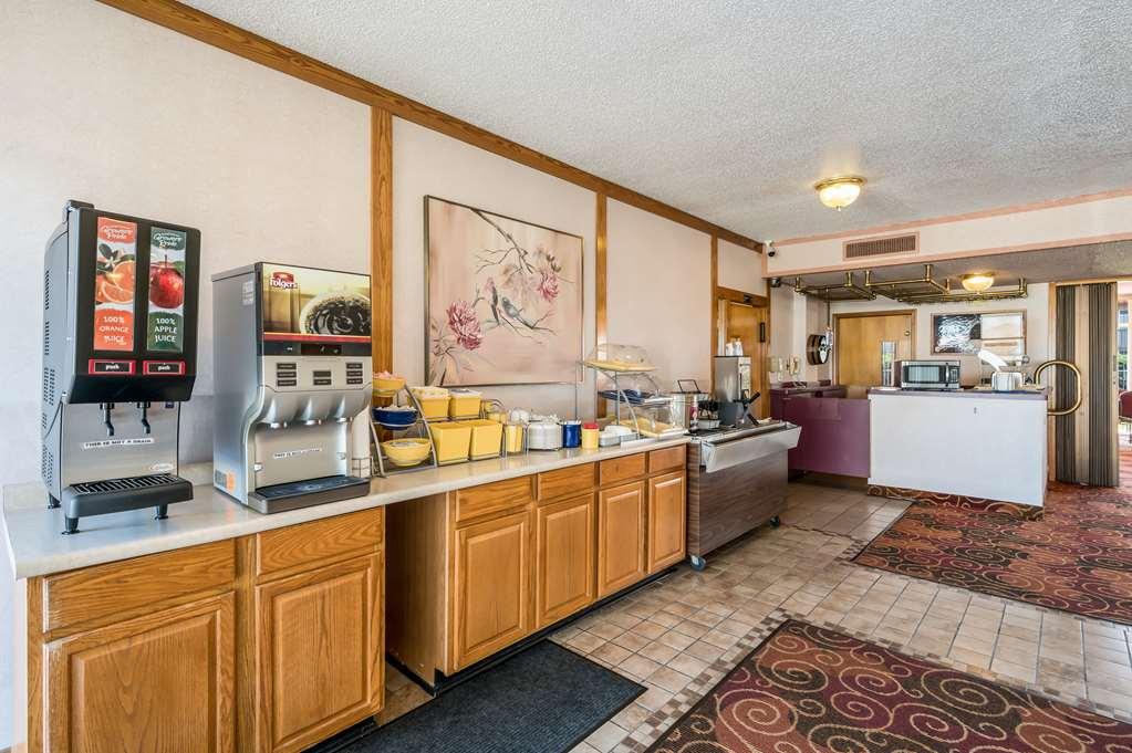 Americas Best Value Inn St. Joseph At I-29 Restaurant photo
