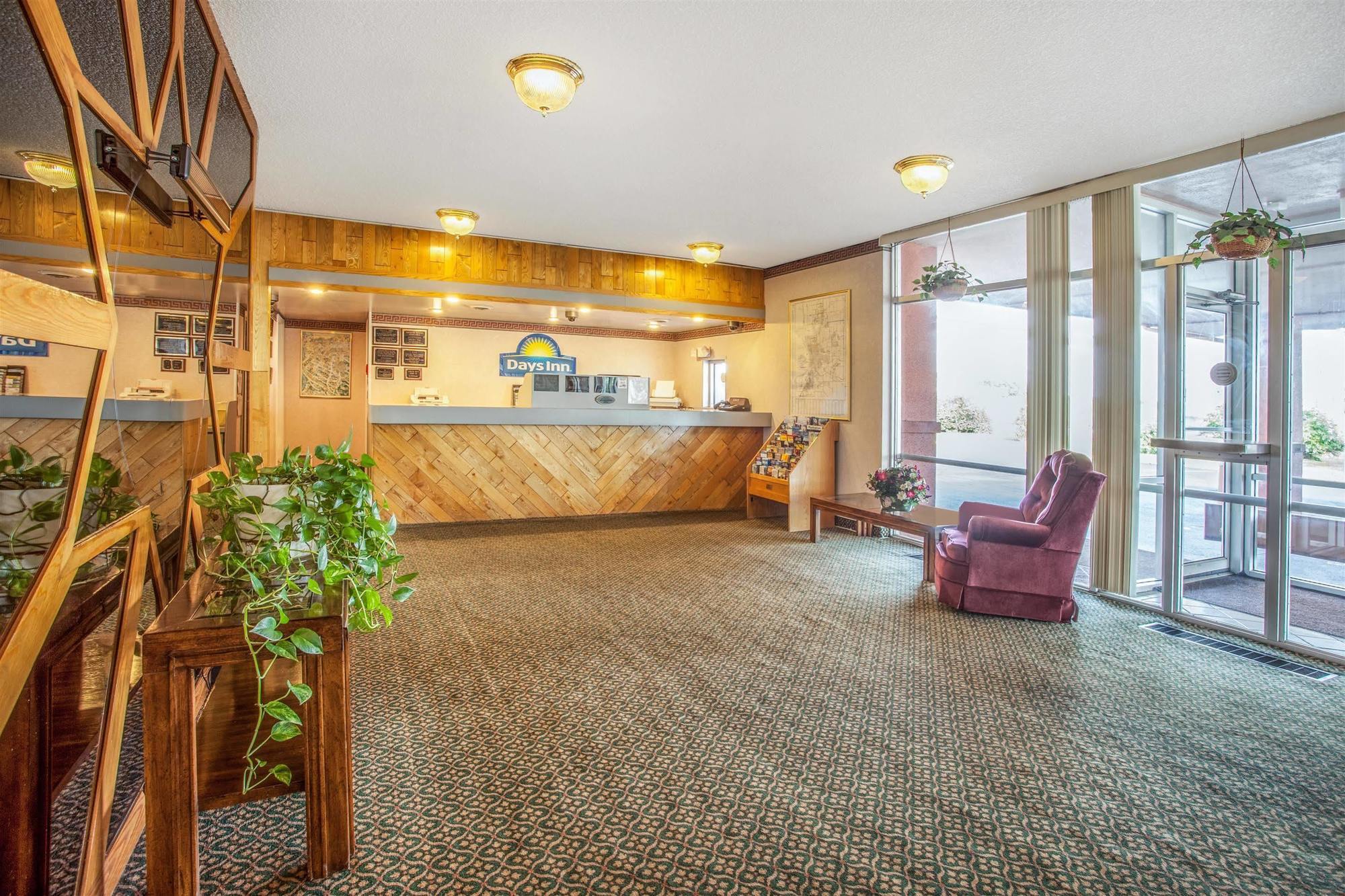 Americas Best Value Inn St. Joseph At I-29 Exterior photo