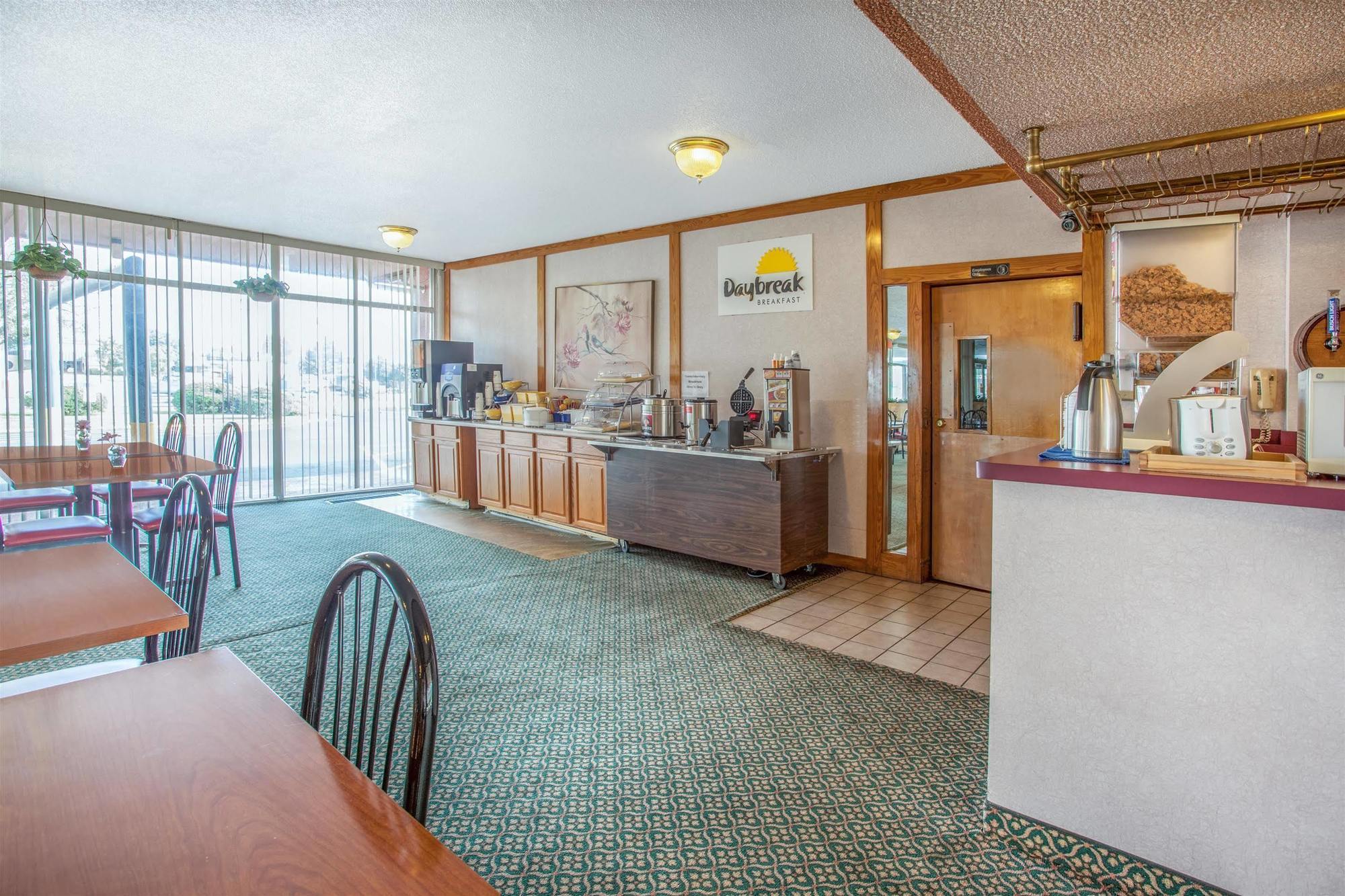 Americas Best Value Inn St. Joseph At I-29 Exterior photo