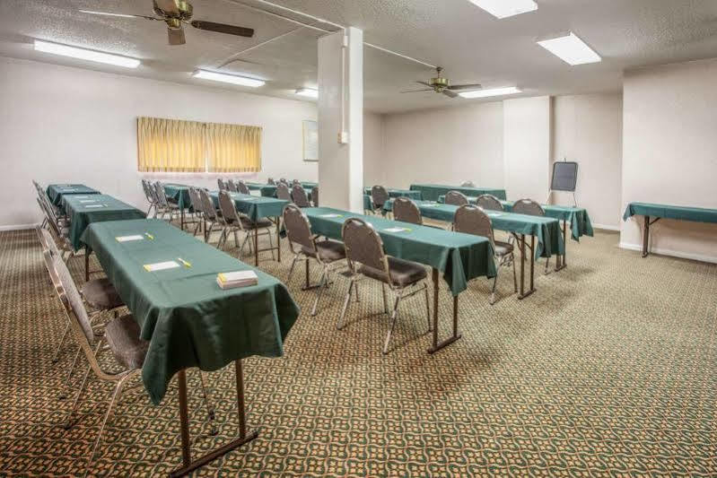 Americas Best Value Inn St. Joseph At I-29 Exterior photo