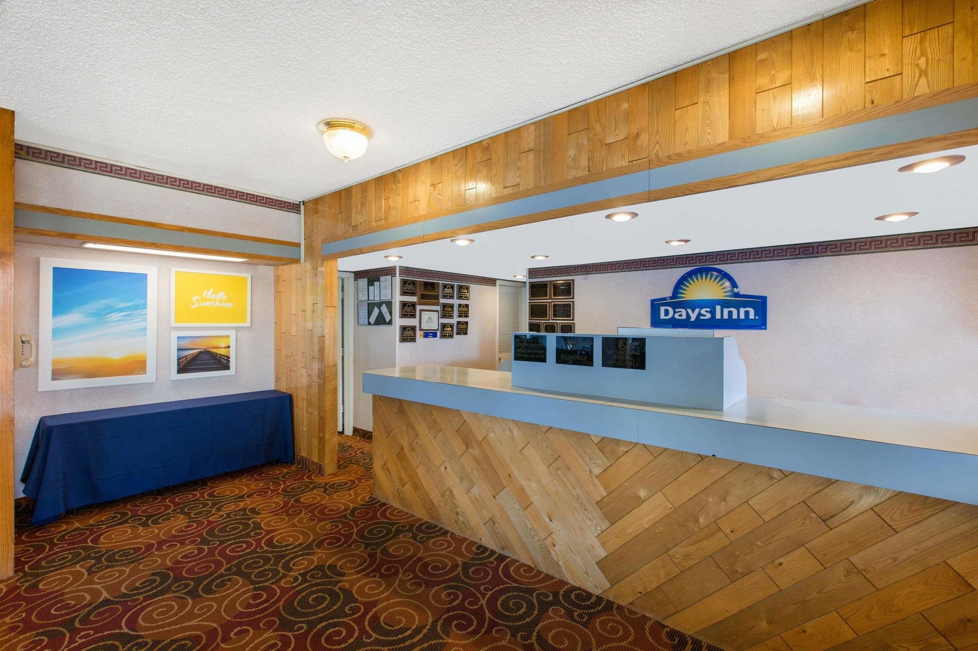Americas Best Value Inn St. Joseph At I-29 Exterior photo