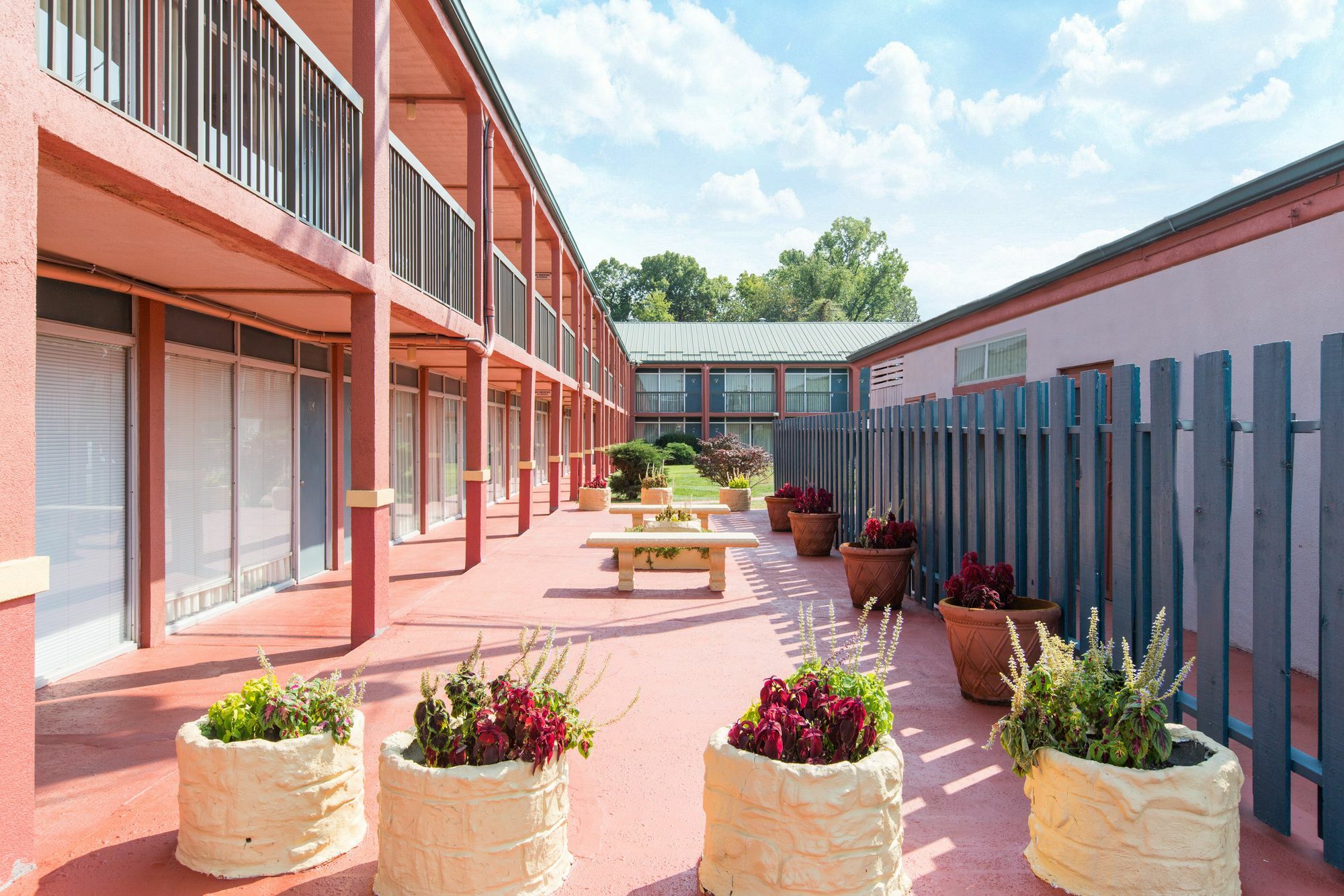 Americas Best Value Inn St. Joseph At I-29 Exterior photo
