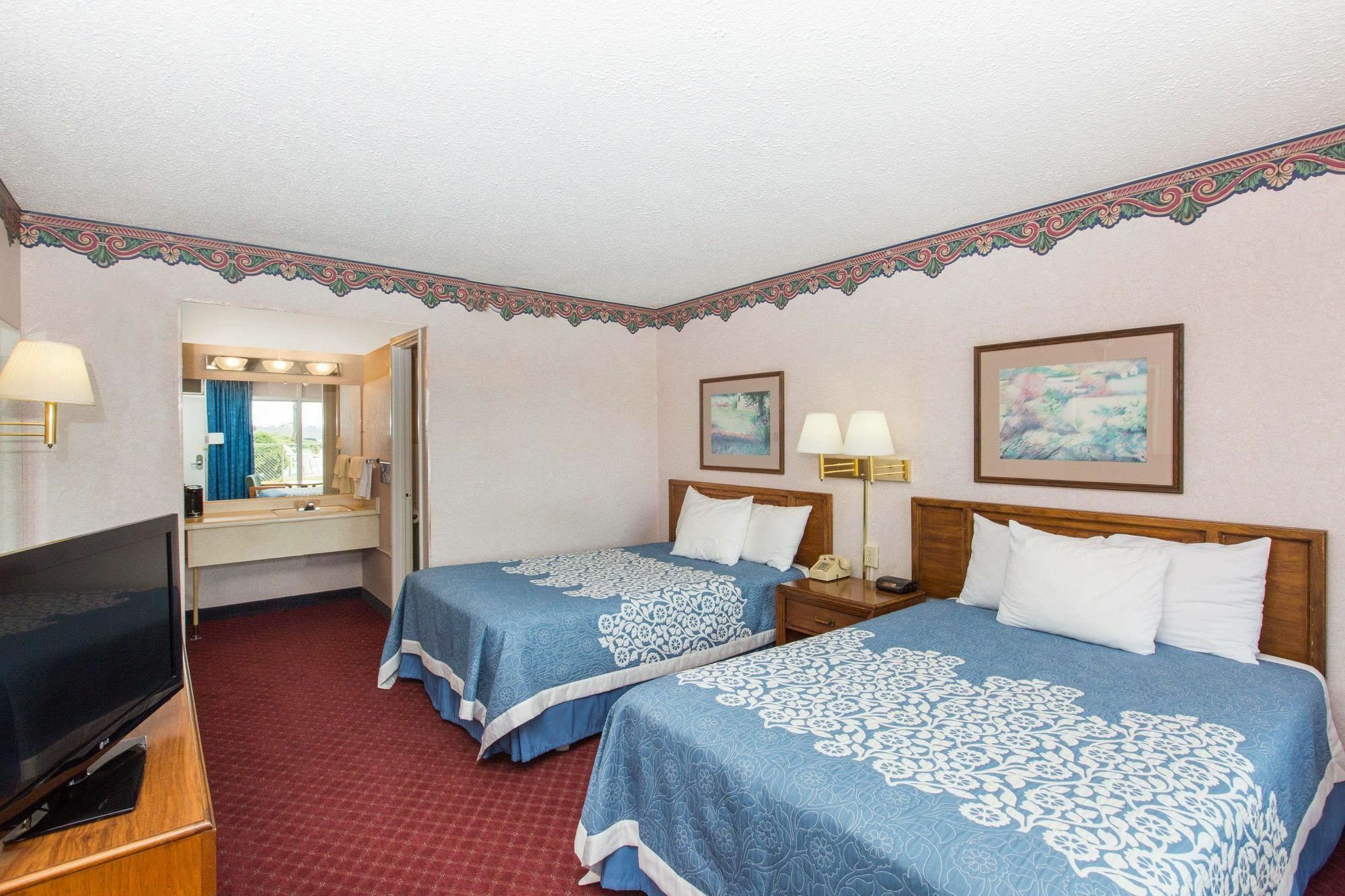 Americas Best Value Inn St. Joseph At I-29 Exterior photo
