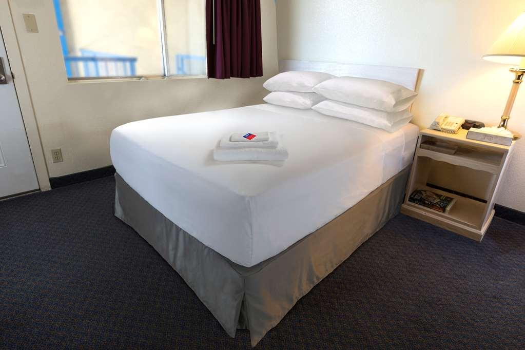 Americas Best Value Inn St. Joseph At I-29 Exterior photo